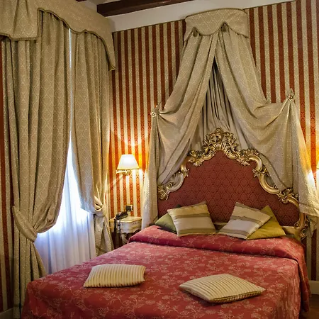 Guest house Dimora Dogale 3*